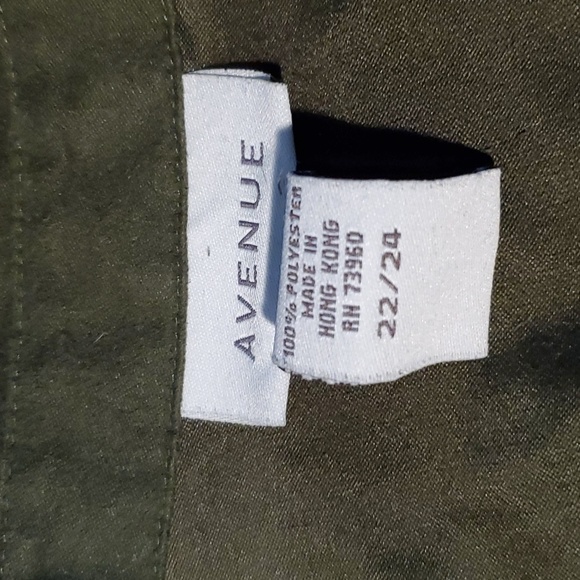 Green button down - Picture 2 of 2